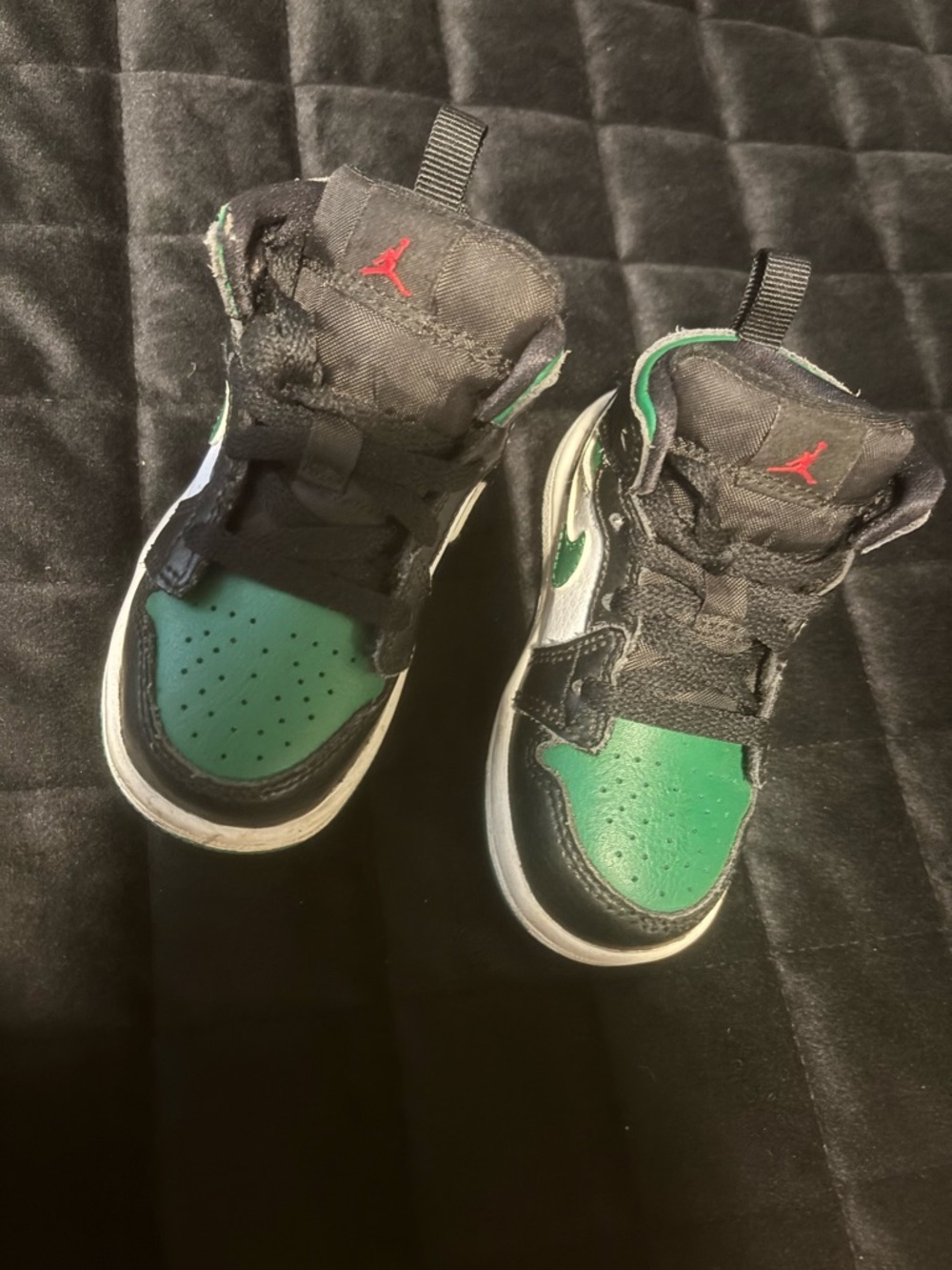 Jordan Kids Black and Green High-Top Sneakers with Red Logo Size 8C